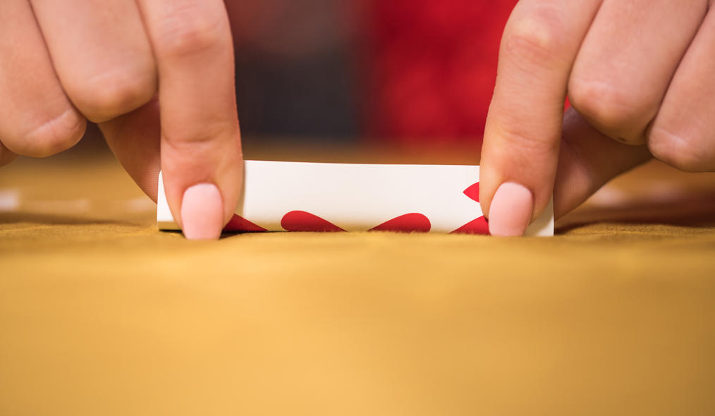 Mengenal Permainan Squeeze Baccarat - Oriental Casino Online